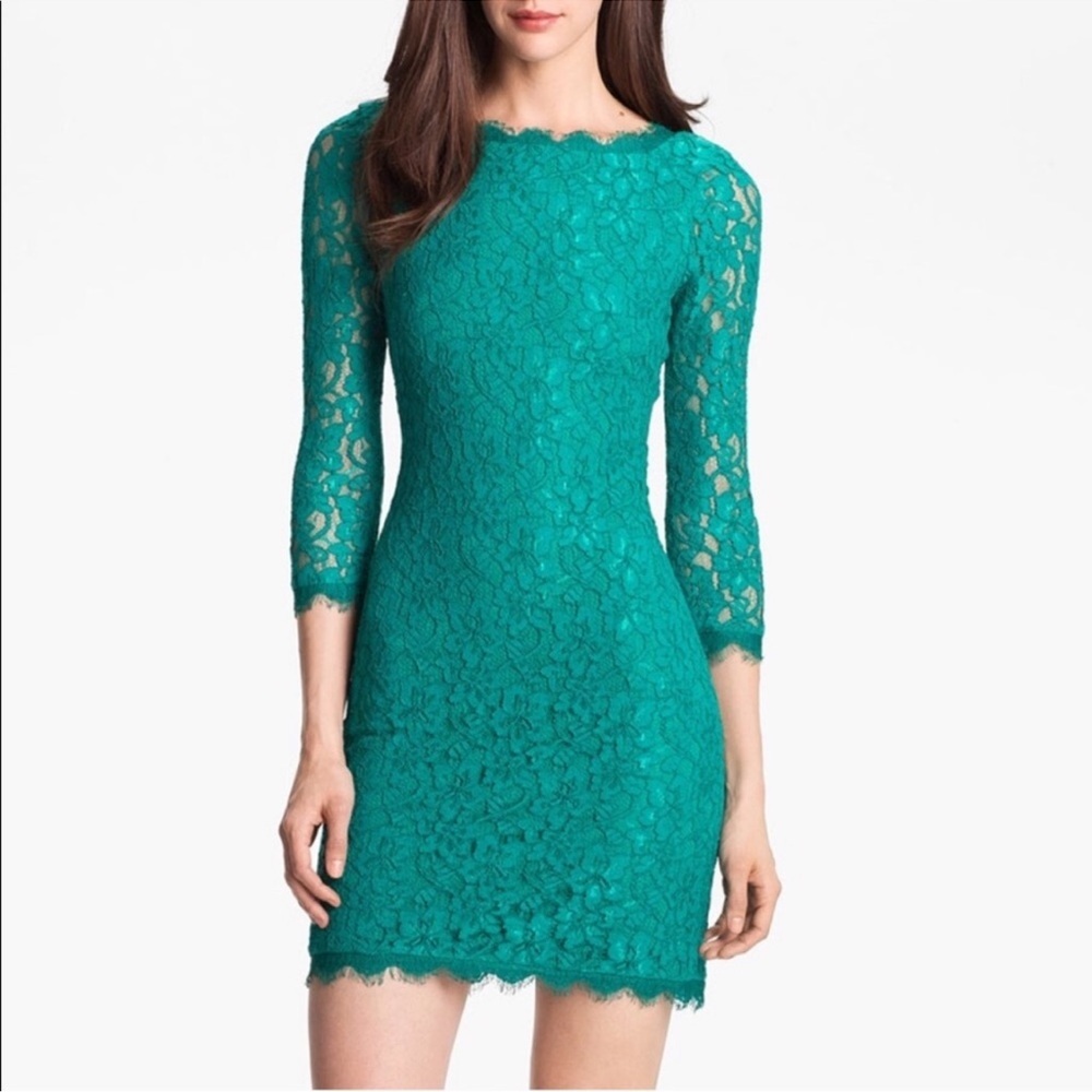 DIANE VON FURSTENBERG Zarita Lace Green Dress Size: US 0 ( zero ) 
DVF